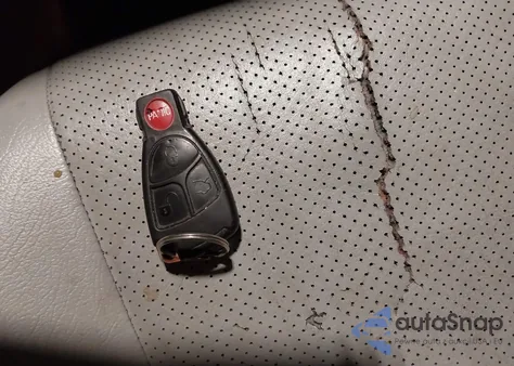 2002 Mercedes-Benz C 240 z USA, uszkodzony, nr VIN WDBRF61J22F262987